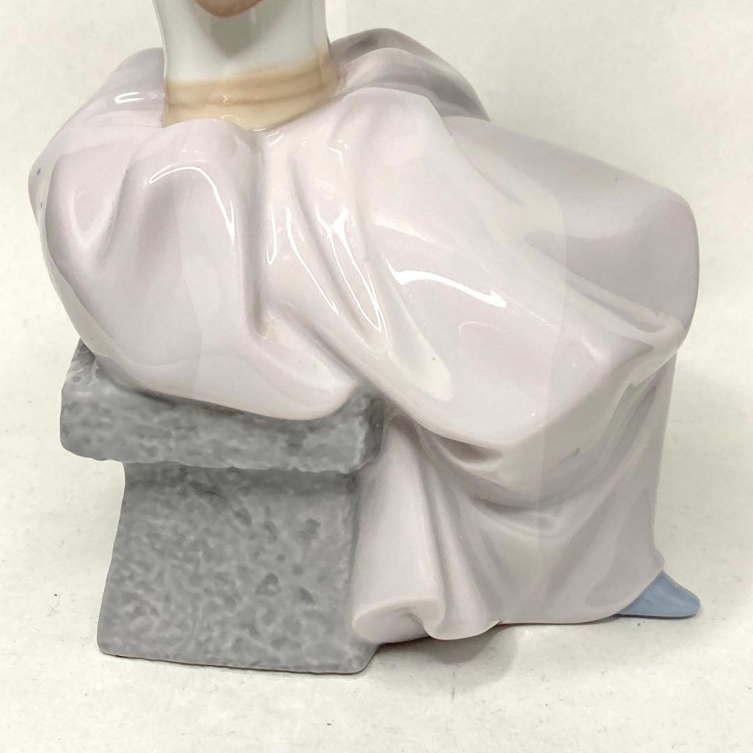 希少✨LLADRO リアドロ お花の甘い香りに包まれる少女。 6822 - メルカリ