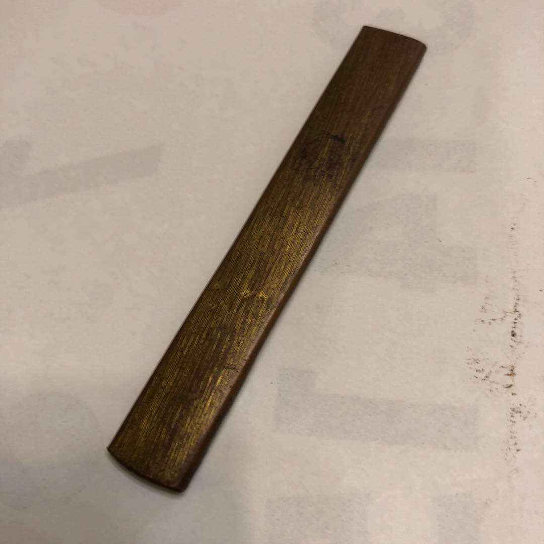 小柄 在名有り 彫刻鞘付き直刃刀