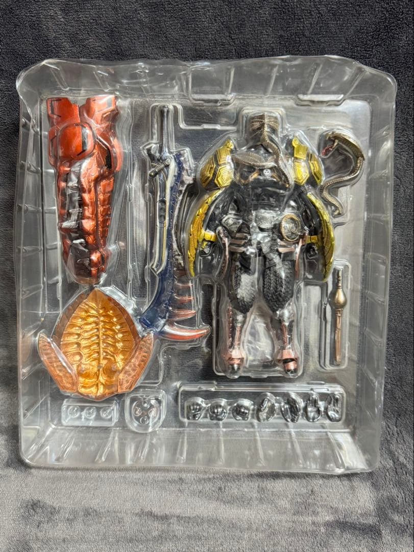 仮面ライダーOOO オーズ S.I.C ブラカワニコンボ フィギュア 可動式