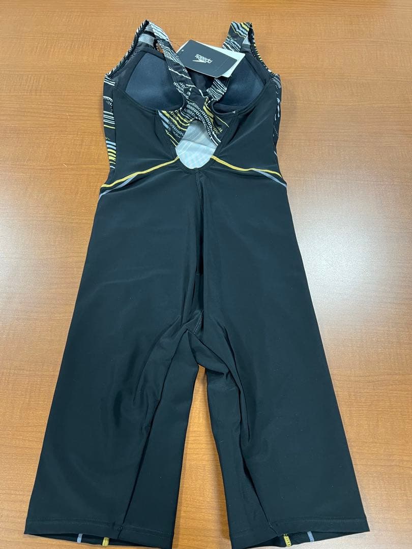 Speedo スピード 水着 レディース 新品 タグ、パット付 SFW12402の通販