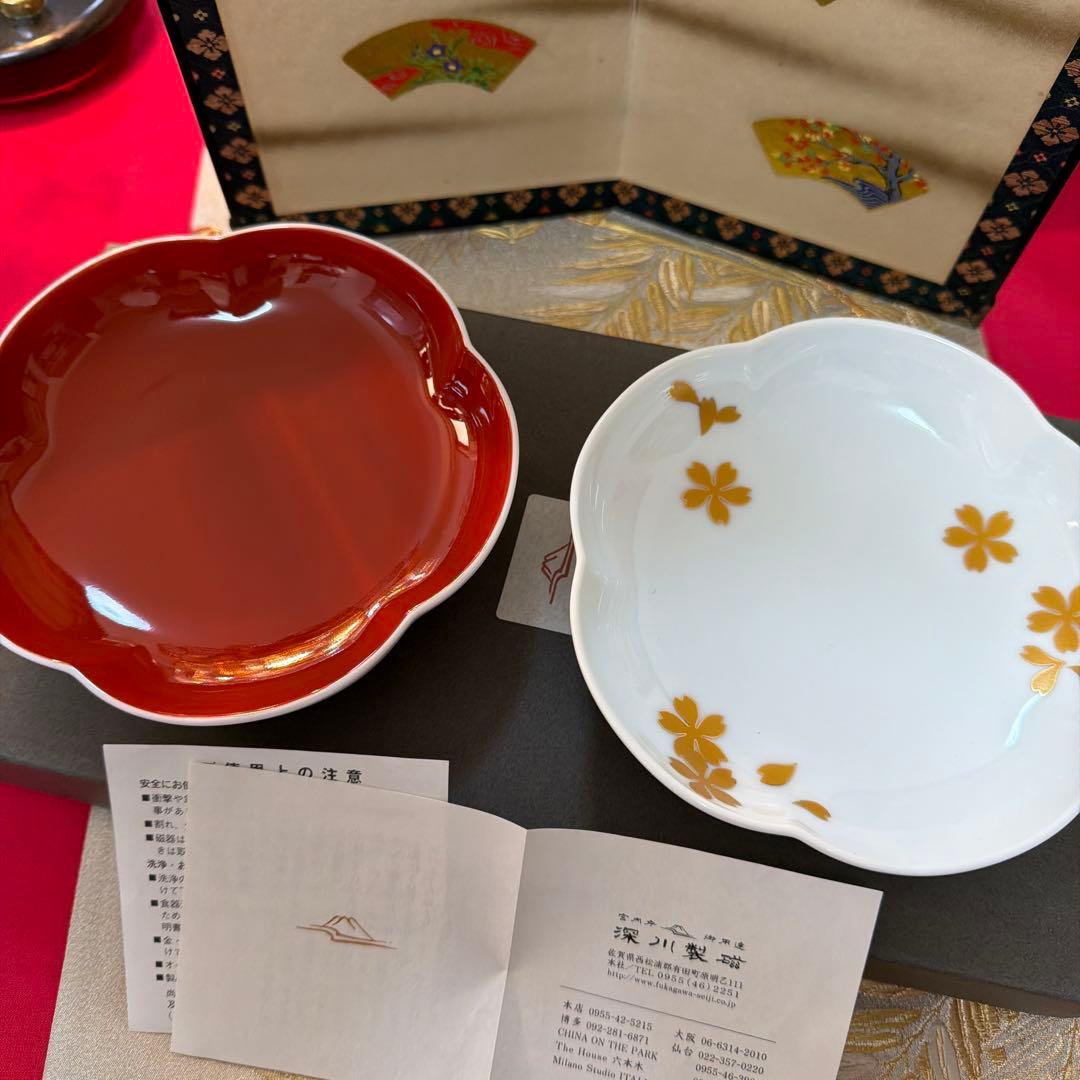 宮内庁御用達　深川製磁　寿揃い　梅型六号　蓋付きペア　No.5-11