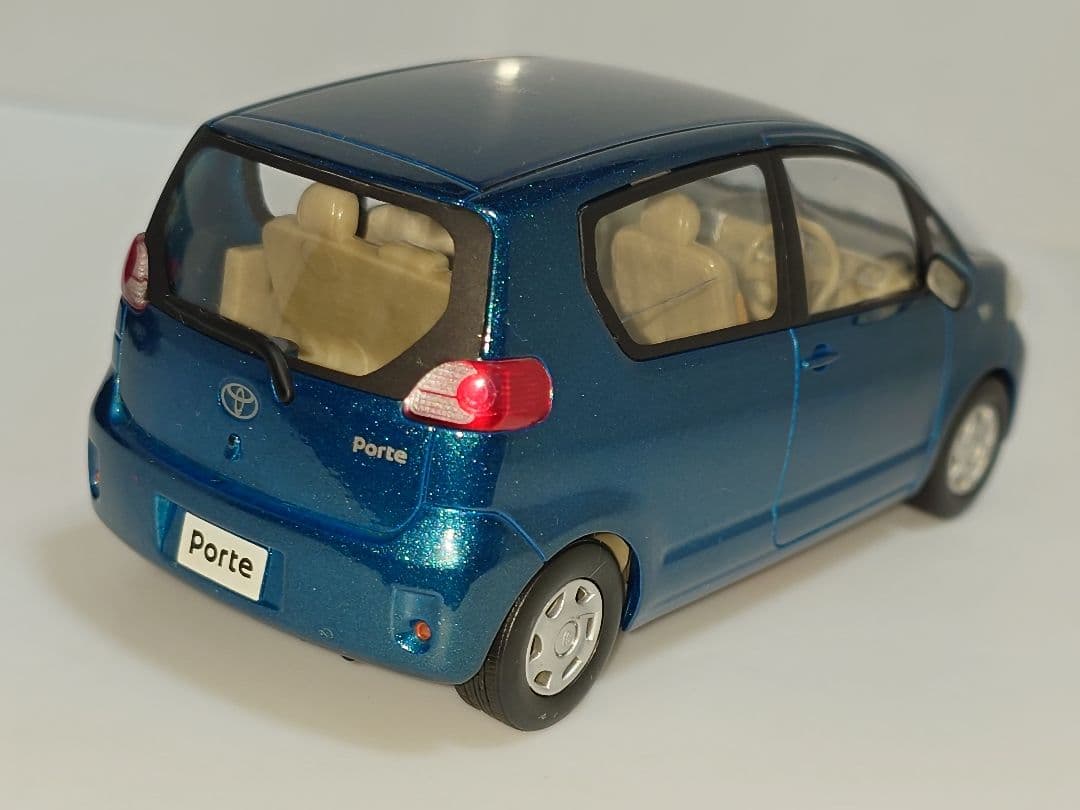 トヨタ ポルテ 初期型 カラーサンプル ミニカー ブルー 1/30 - メルカリ