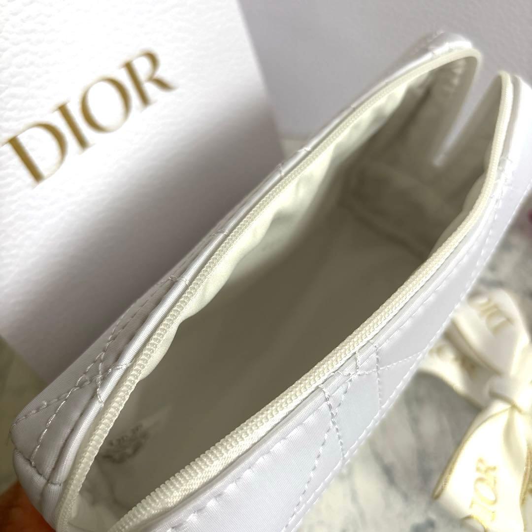 新品未使用】DIOR ✩ ディオール スノー ノベルティポーチ2025 - メルカリ