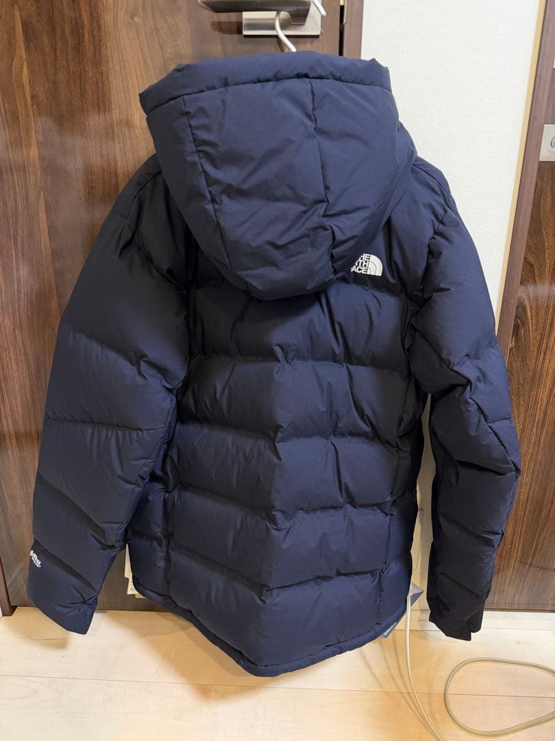 新品未使用ノースフェイスビレイヤーパーカ Mサイズアビエイター