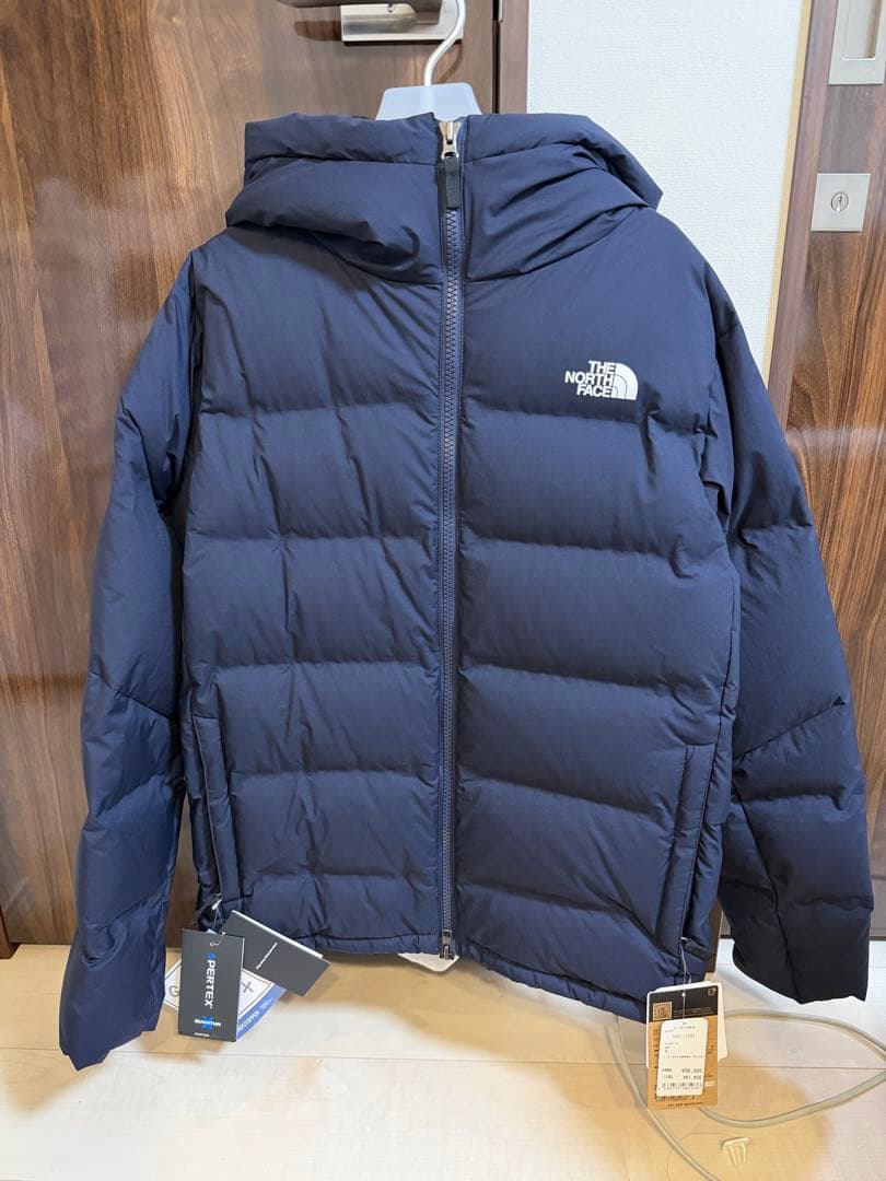 新品未使用ノースフェイスビレイヤーパーカ Mサイズアビエイター