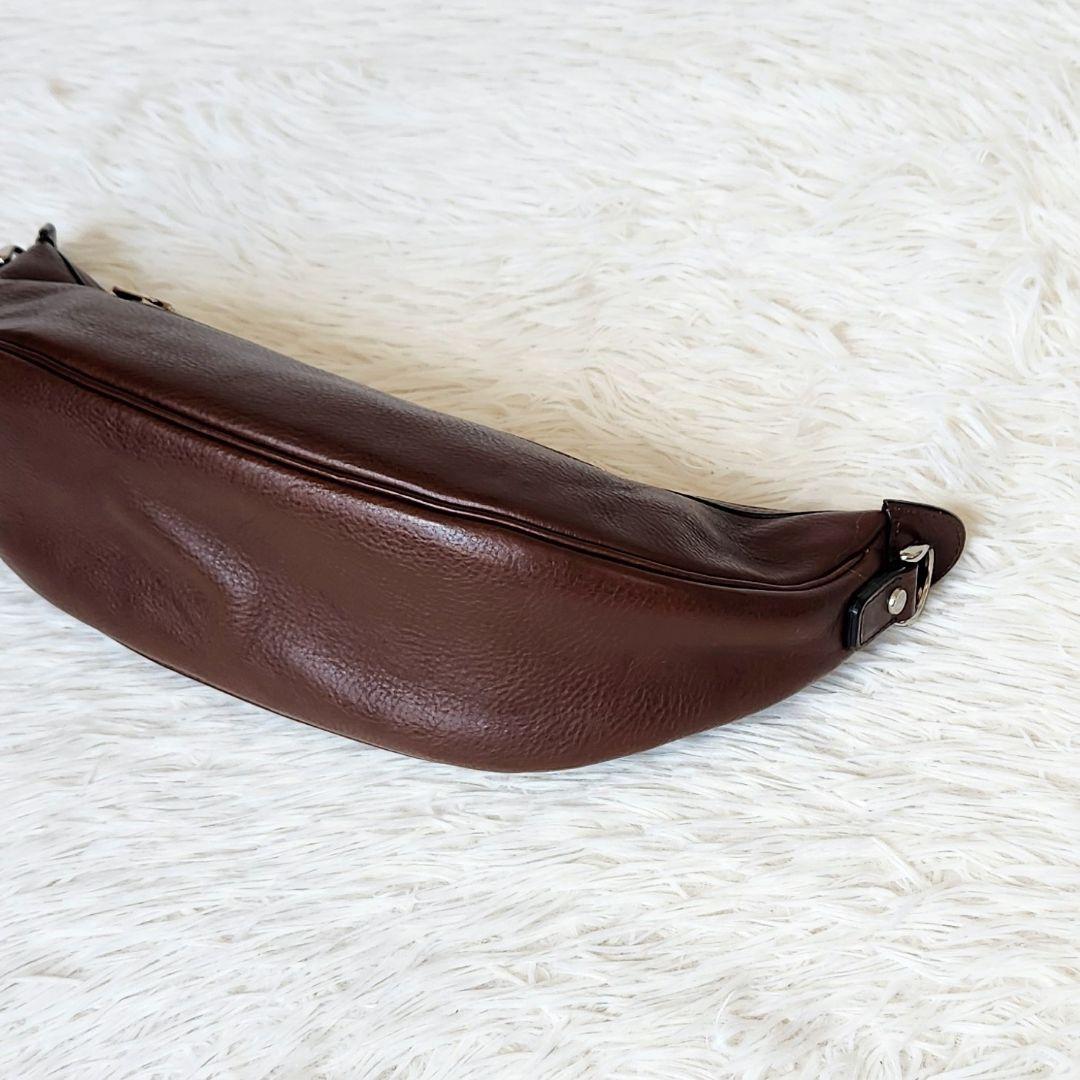 万双 マンソウ シモーネ バナナボディバッグ ショルダーバッグ ブラウン