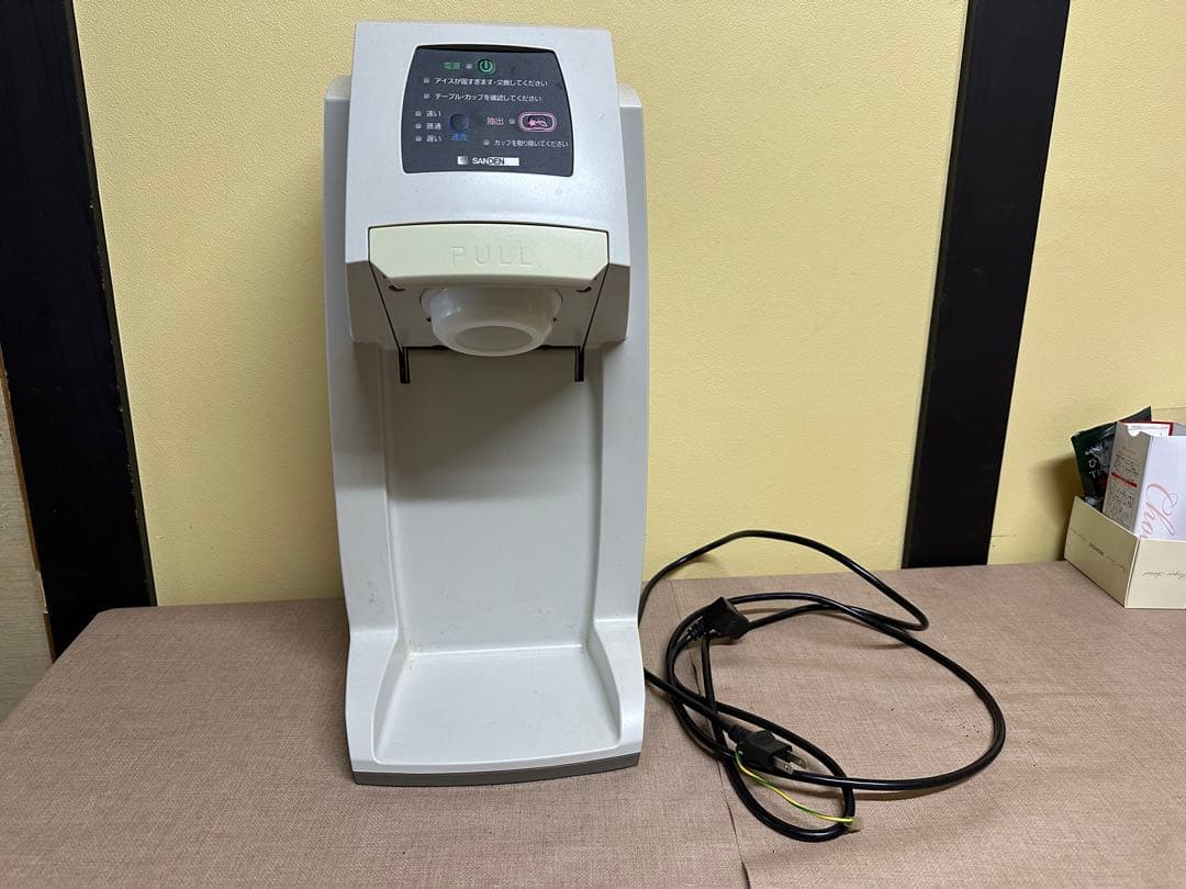 スジャータ サンデンソフトクリームマシーン CIM-10A. 業務用 tonji