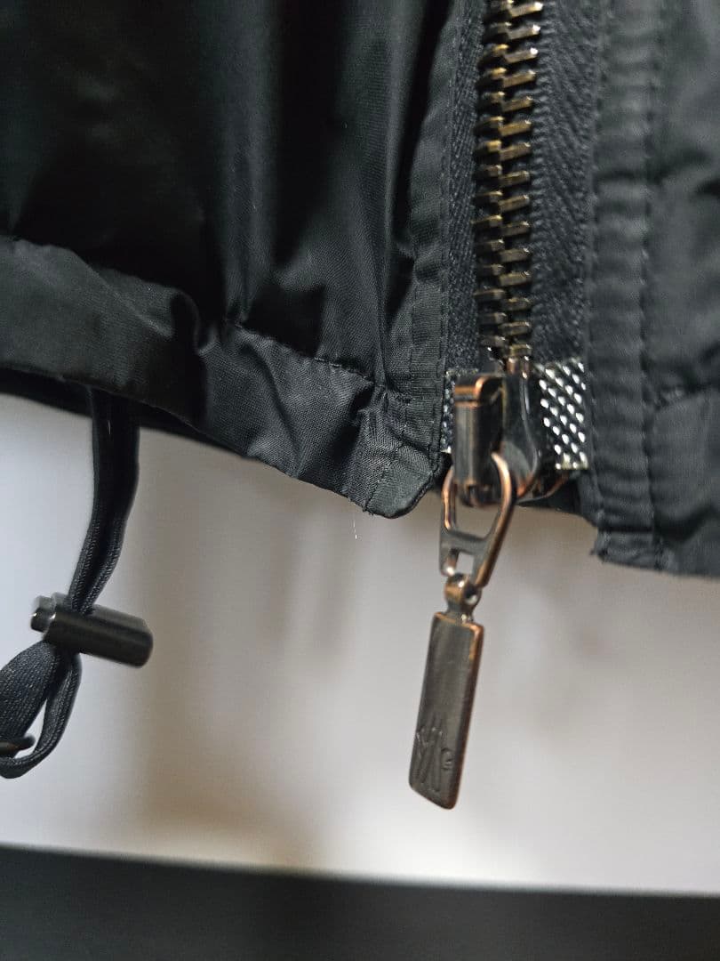 希少 モンクレール ガムルージュ ダウン モンスターパーカー ※再出品