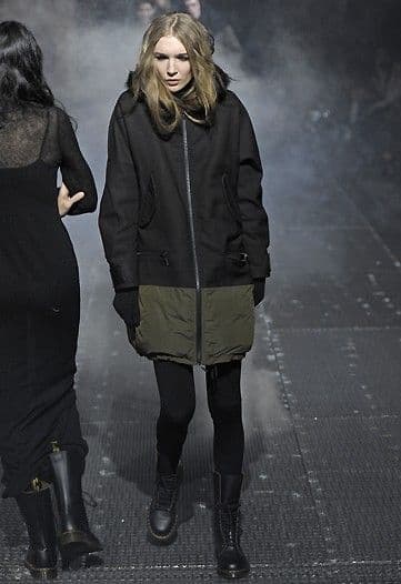 希少 モンクレール ガムルージュ ダウン モンスターパーカー ※再出品