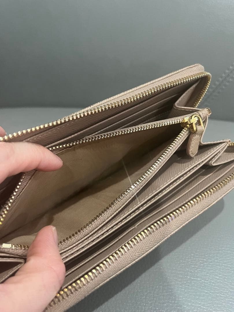 PRADA サフィアーノレザー 長財布 ベージュ - メルカリ