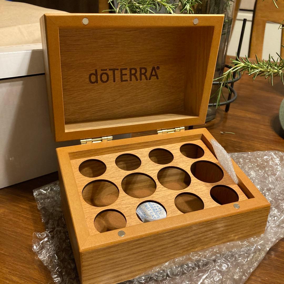新品 ドテラ アロマオイルケース doTERRA 木箱 コンベンション 非売品
