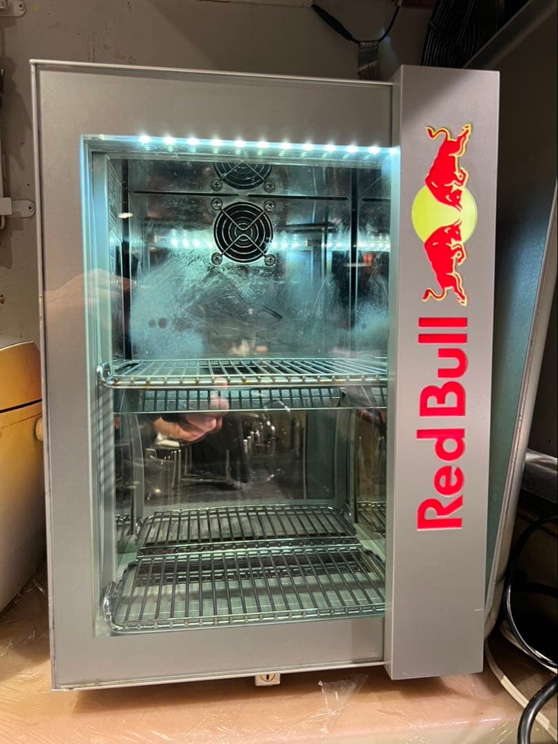 p*❁様 Red Bull レッドブル　冷蔵庫 二段式 ガラス扉 Abby様 新品未使用 レッドブル 小型冷蔵庫 冷蔵庫 Red Bull RedBull
