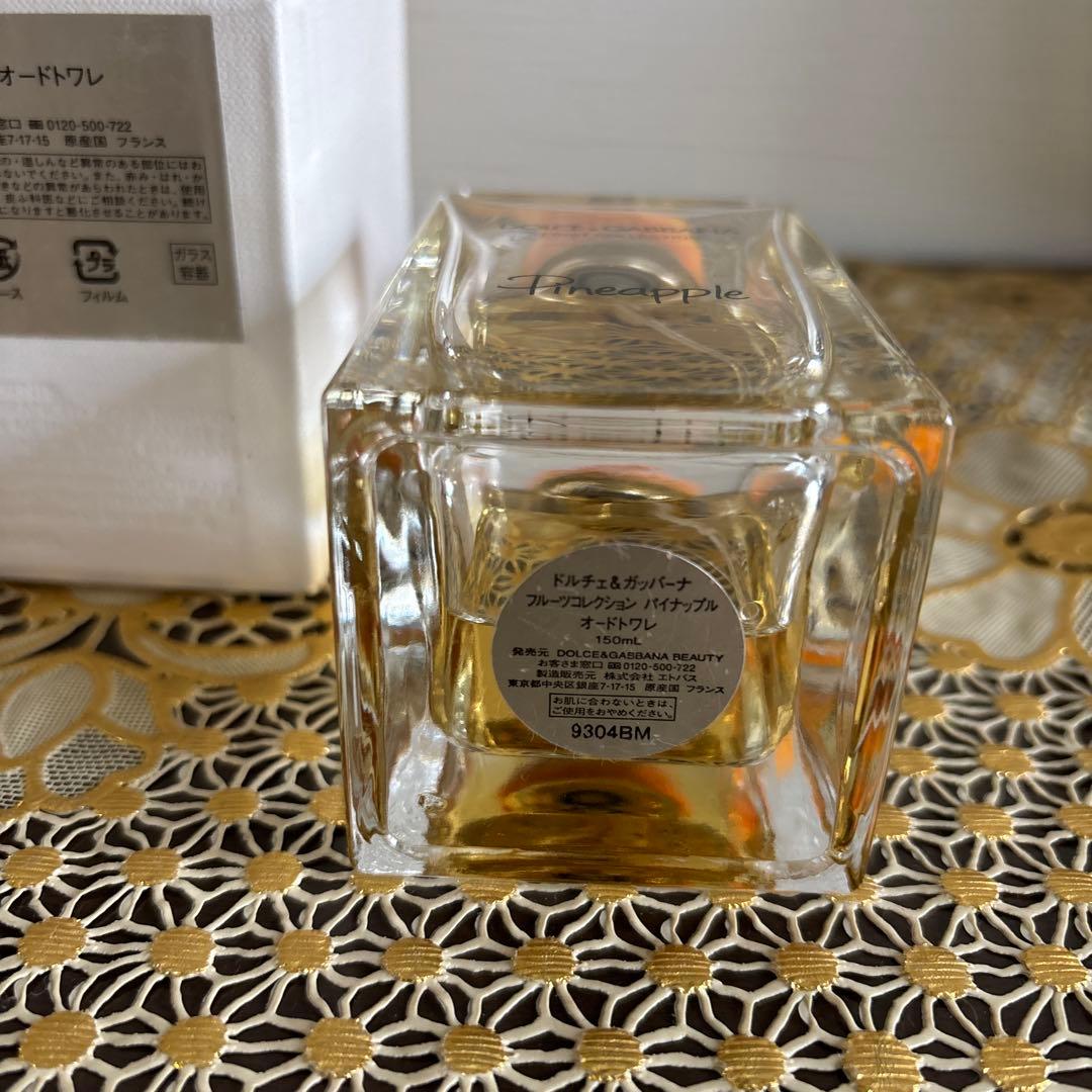 お値下げ中！！Dolce & Gabbana Pineapple 香水 - メルカリ
