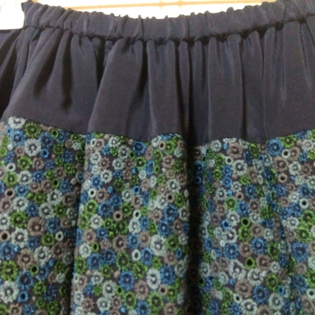 ミナペルホネン フレアスカート36刺繍ネイビー系 表生地綿100% - メルカリ