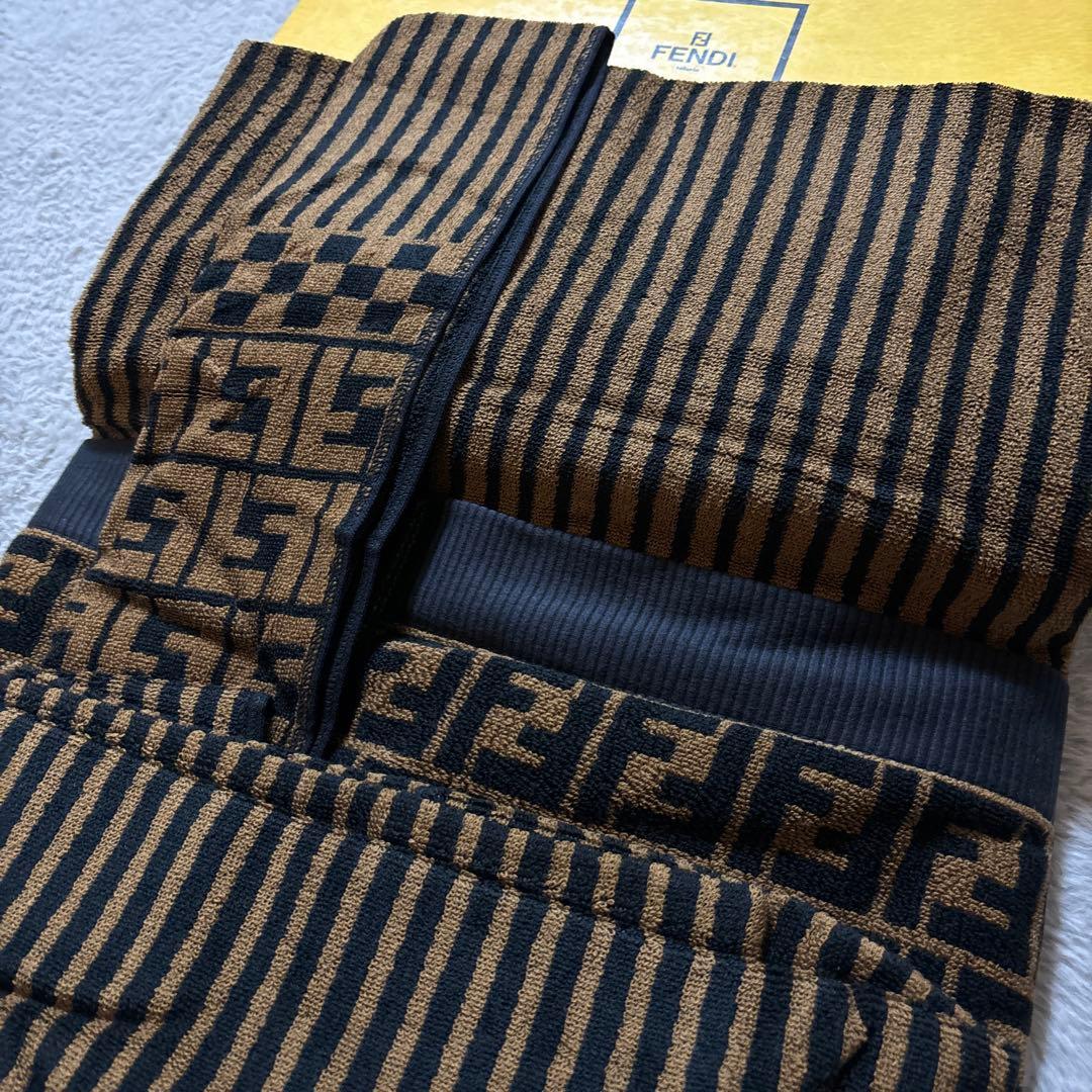 FENDI フェンディ タオルケット ズッカ柄 未使用自宅保管品 - メルカリ