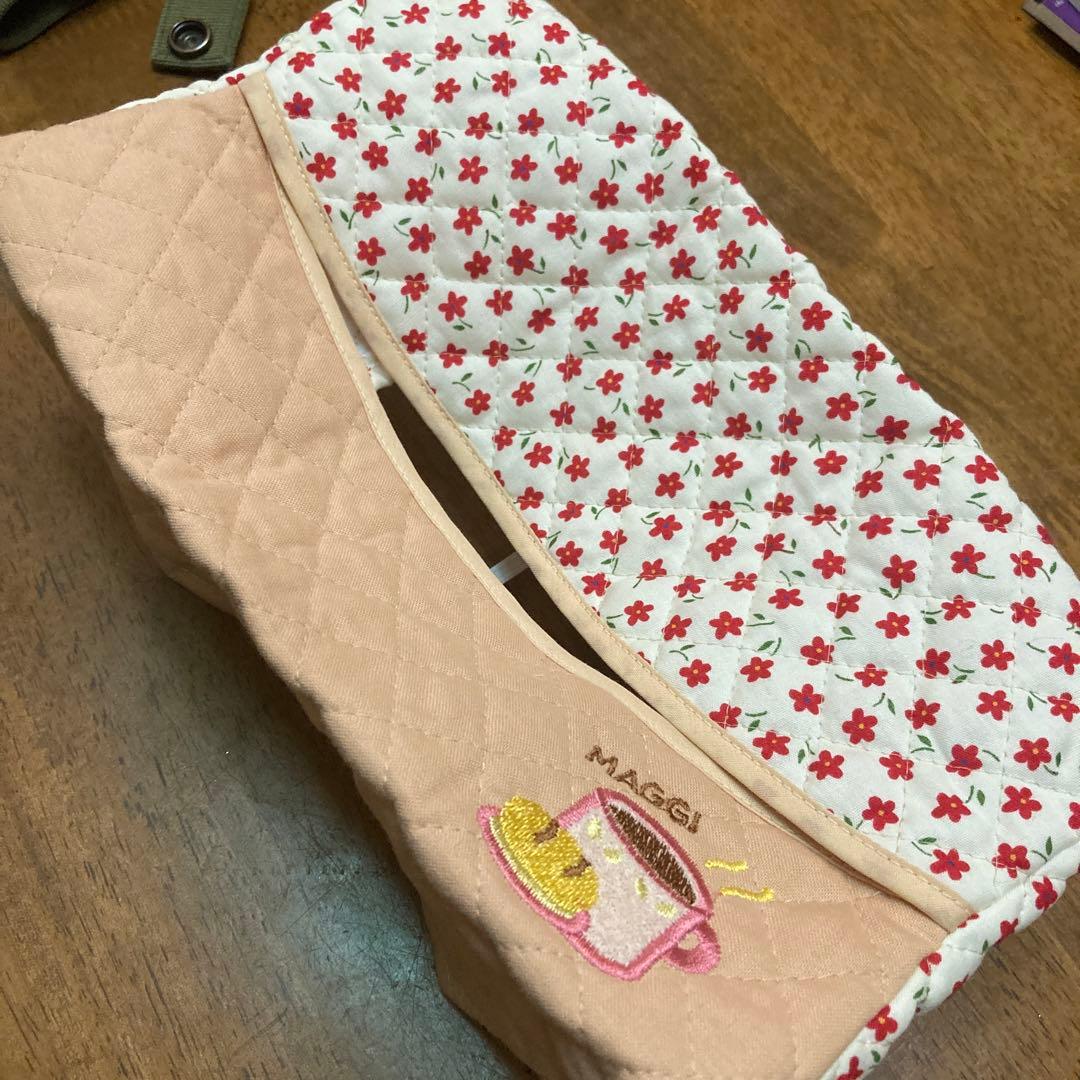 MAGGI マギー　ティッシュボックスカバー　キルティング　マグカップ刺繍　花柄 花のコード刺繍 ティッシュボックスカバー 約26×12×11cm｜インテリア