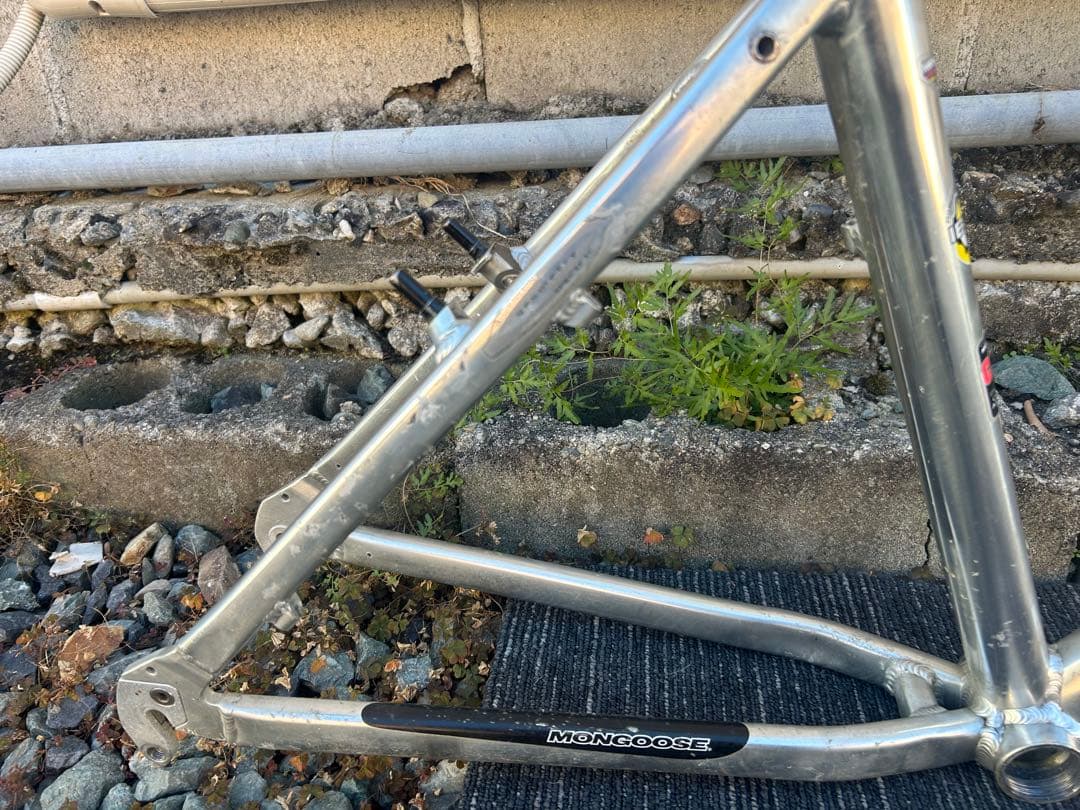 Mongoose マングースRockadile MTBフレーム15.5 サス付き