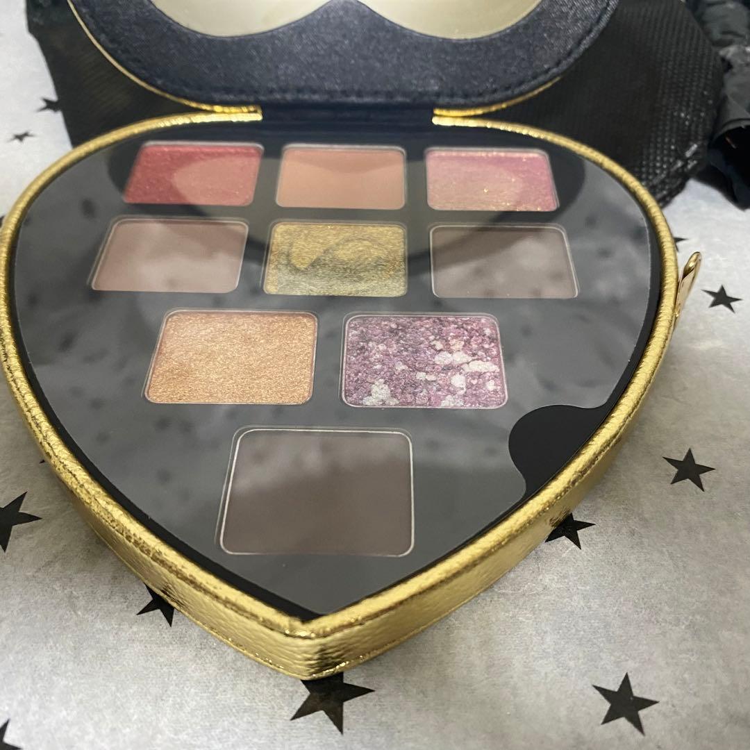 shu uemra × ジョジョの奇妙な冒険コラボ 限定アイパレット 完売