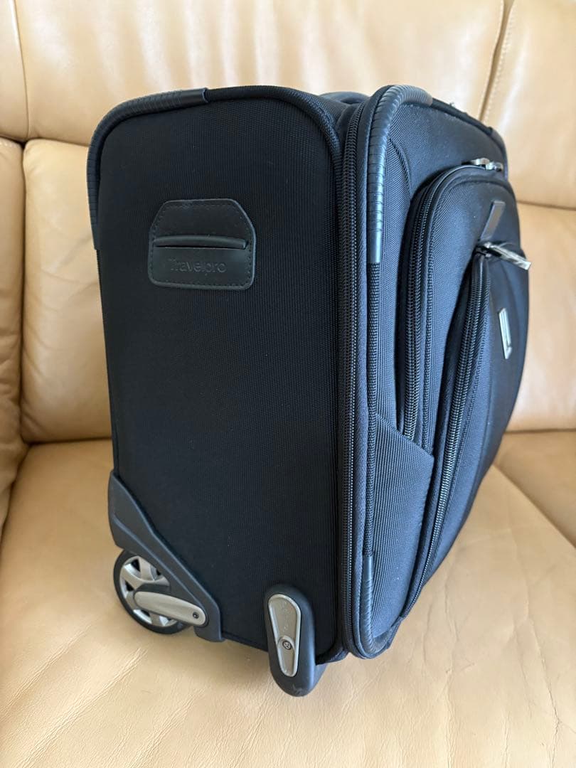 週末値下げTravelpro Crew10 Rolling Tote - メルカリ