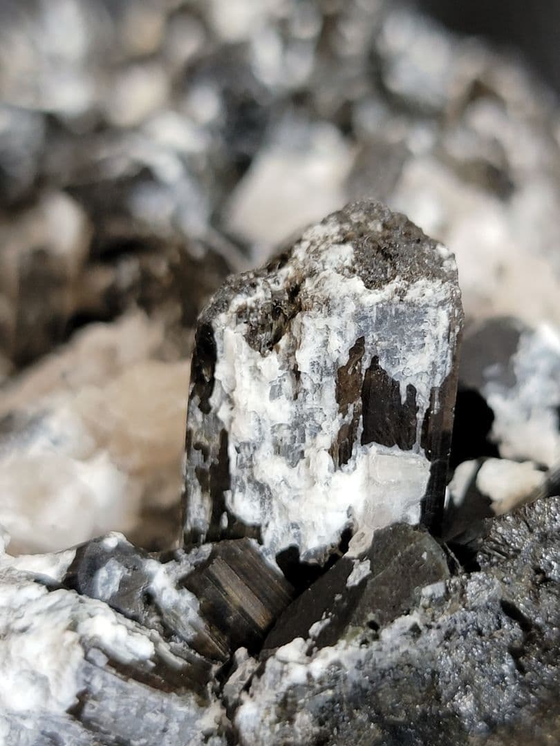 グリーントルマリン 　1.2kg　希少　原石