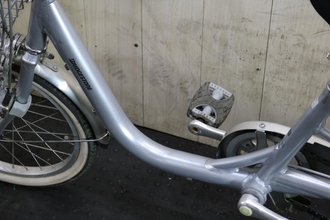 ブリヂストン ワゴン NBW10 16-18インチ シングルLED SILVER 人気良品