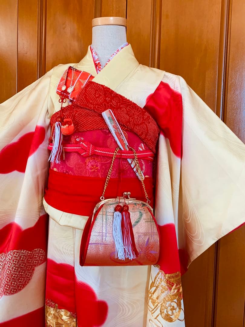 ハーフ成人式 正絹 御所車の金駒刺繍入りお振袖に鞠の柄