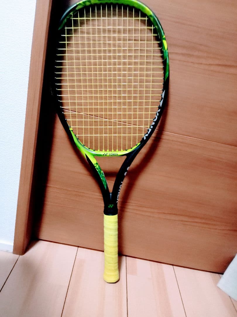 ほぼ未使用 YONEX テニスラケット 黒/緑/黄 - メルカリ
