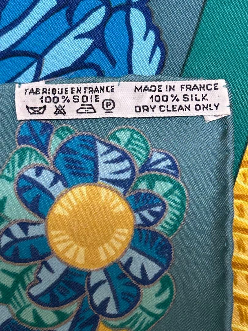 HERMES カレ90 enPANACHE 羽飾りの兜(最終価格) - メルカリ