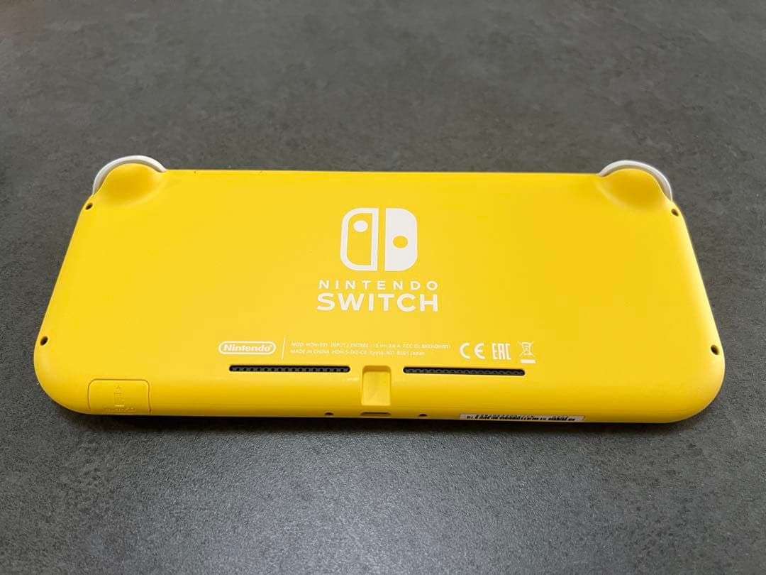 ひ*な様 Nintendo Switch Lite イエロー 充電器・カバー・ソの通販はau