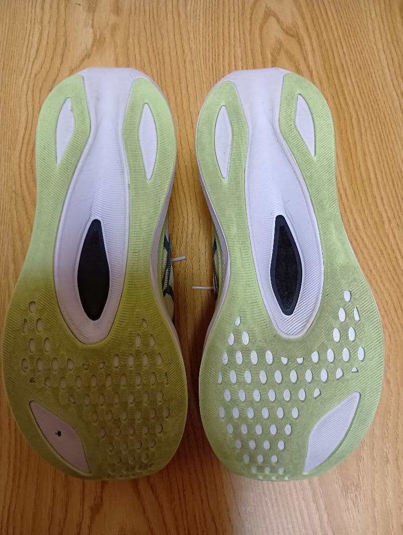 ASICS Magic Speed 4（24.0cm）ランニングシューズ