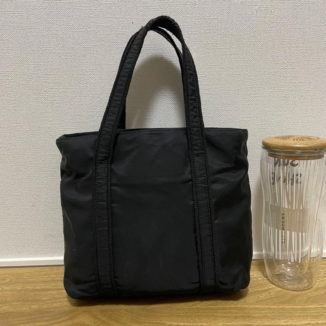 《美品》PRADA（プラダ）ナイロン ハンドバッグ ブラック 黒