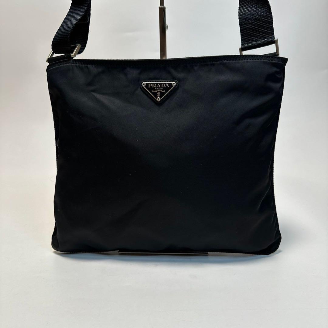 j93【極美品】プラダ 三角ロゴ ナイロンブラック ショルダーバッグ