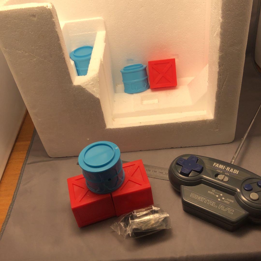 J*d様 珍品ラジコン グリッパーリフト 送信機はジョイパッドタイプです