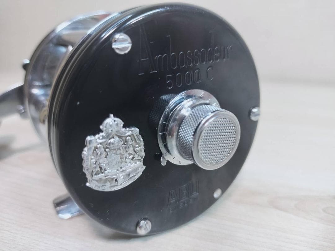 ☆ABU GARCIA アブ アンバサダー 5000C　ビンテージリール　黒 オールド ABU Ambassadeur 5000C5000C 波型リムブラック - ABU's memory