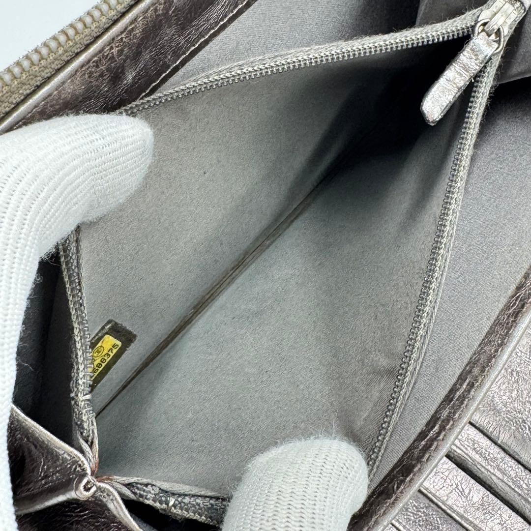 CHANEL シャネル リボン シルバー レザー ラウンド 長財布 大容量
