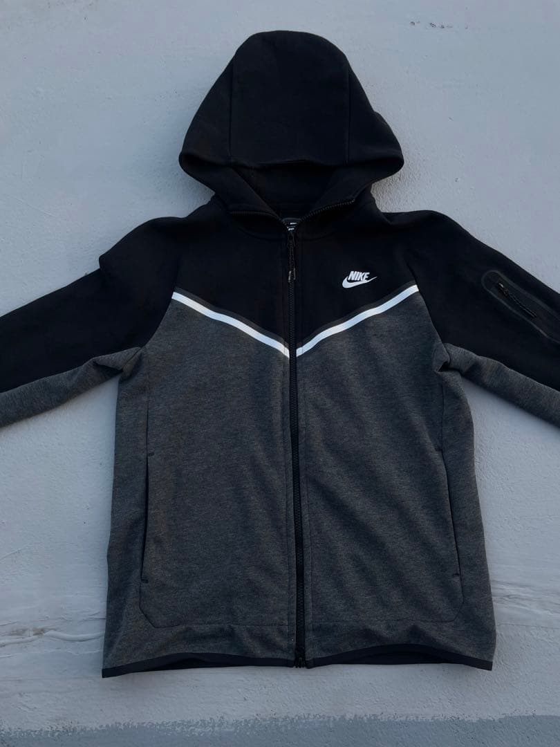 NIKE テックフリース 「海外限定」 - メルカリ