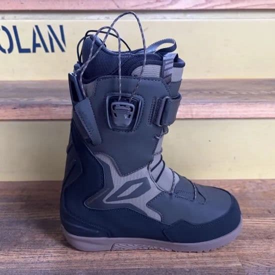 DEELUXE 2026 【TEAM ID】 DARK EARTH 27.0cm