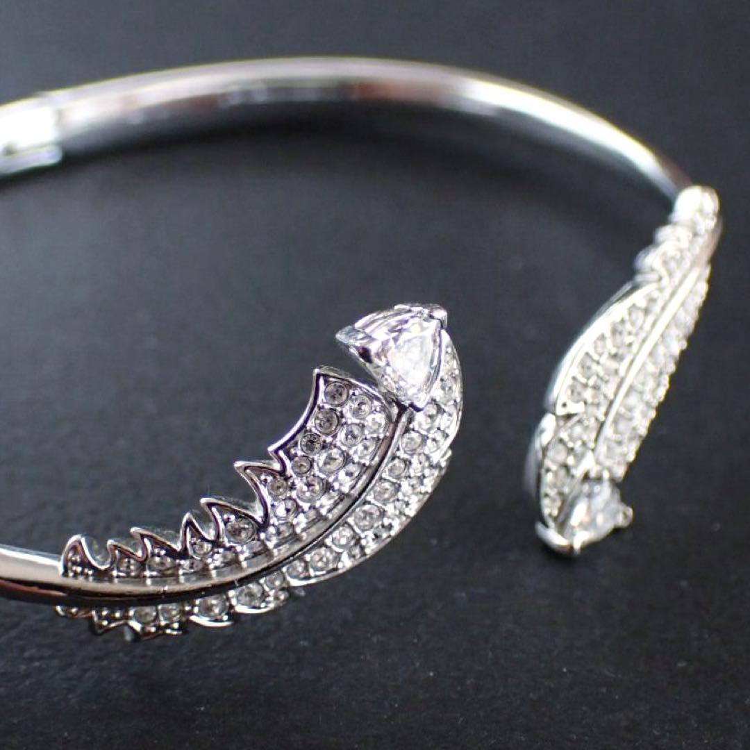 スワロフスキー Swarovski Nice フェザーバングル ブレスレット M