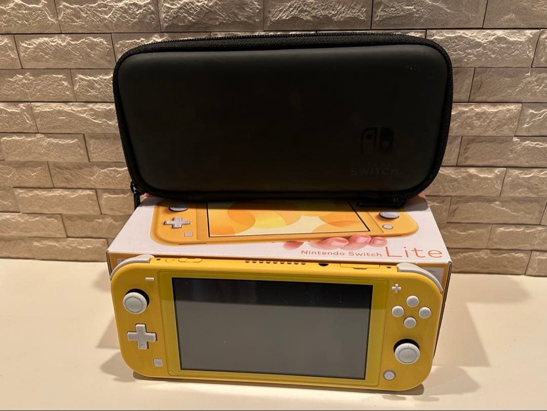 Nintendo Switch Lite イエロー 専用ケース付き - メルカリ