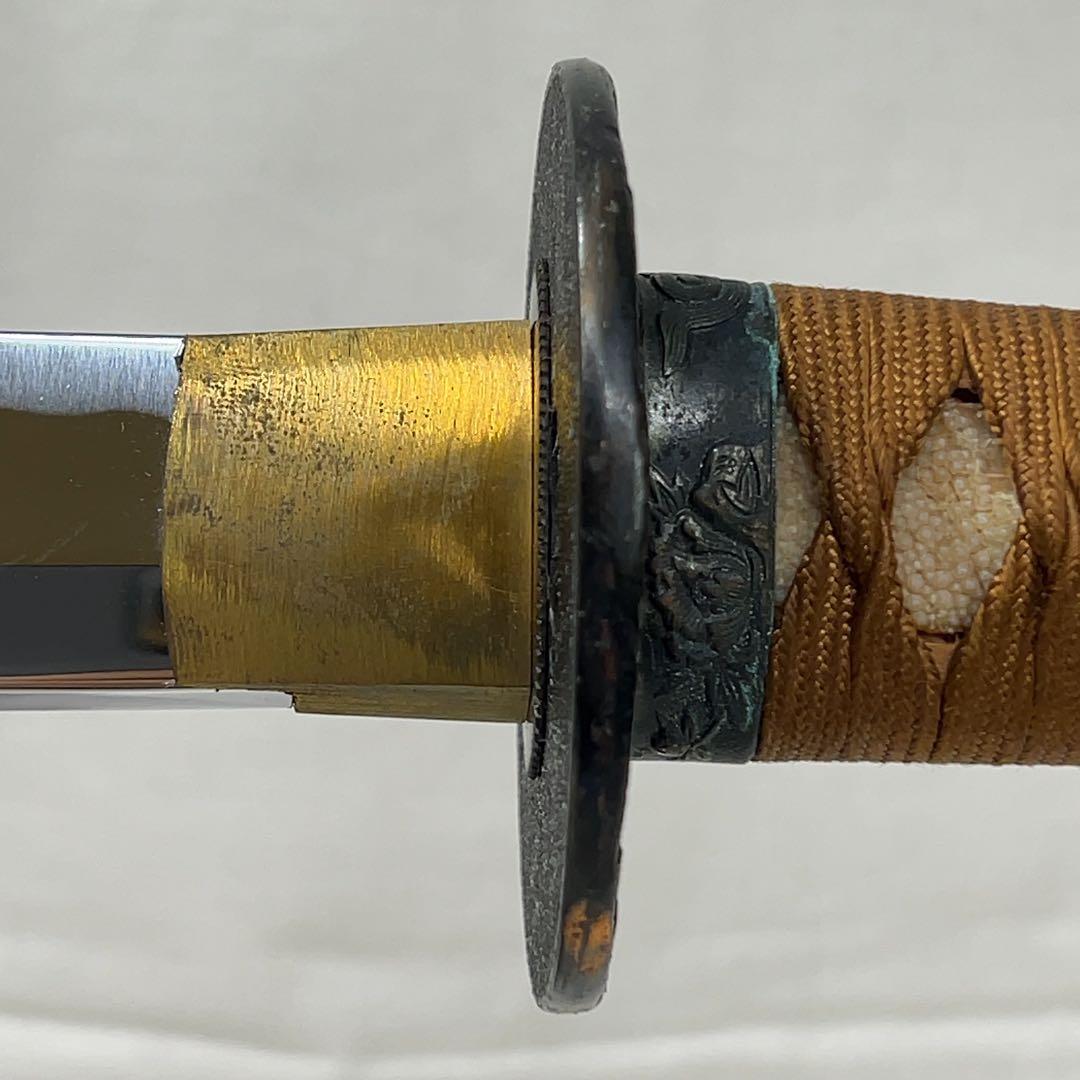 模造刀】太刀 鉄鍔 風景 魚子地 図 全長99.0センチ 日本刀 白地 金