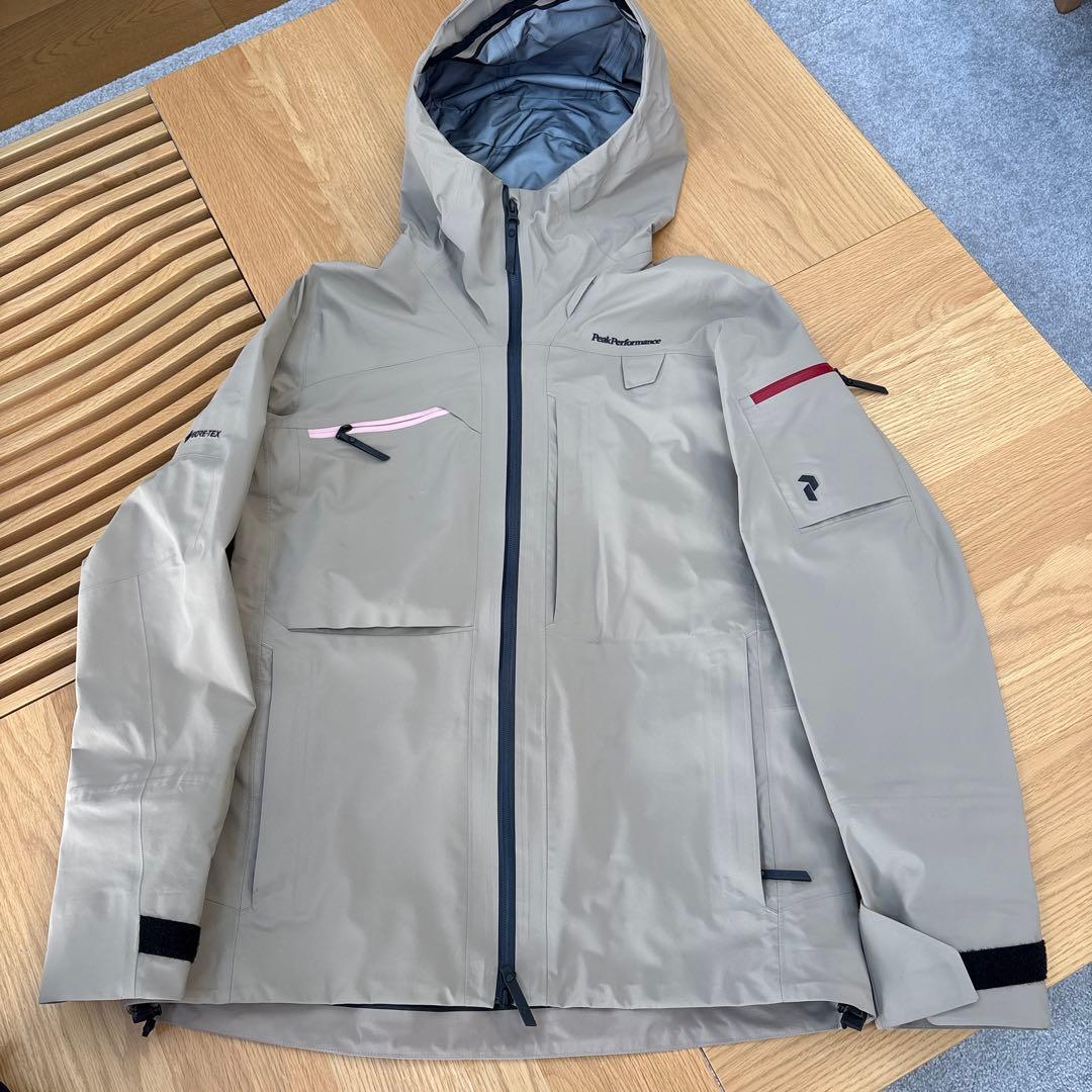 お値下げ‼️peak performance超美品‼️RECCO搭載レディースM