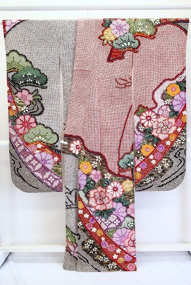 ☆専用☆美品 本振袖 総絞り 赤 墨黒 牡丹 菊 金彩加工 身丈162cm 正絹