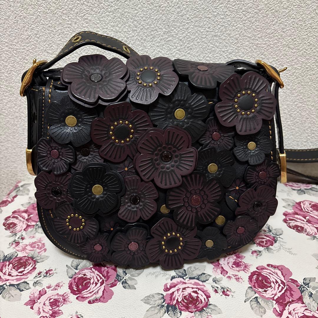 コーチ　ティーローズショルダーバック COACH（コーチ）の「ローグ バッグ・ティー ローズ（ショルダーバッグ