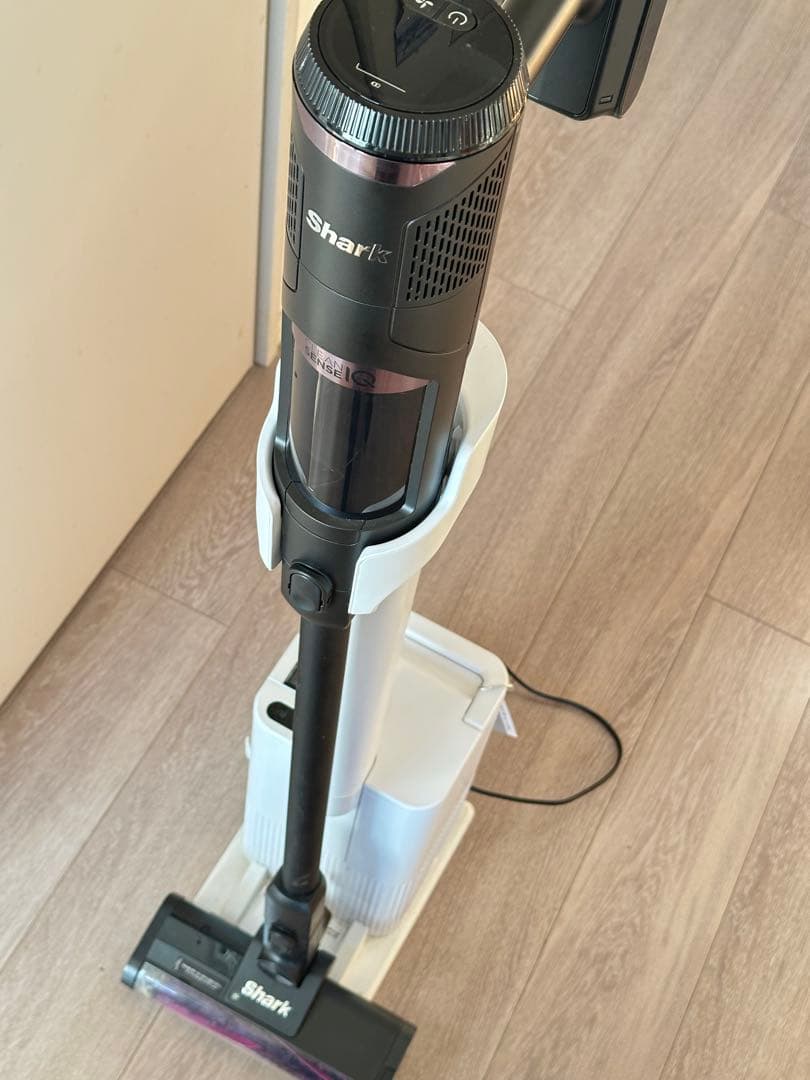 【美品・清掃済】Shark シャーク 高性能コードレス掃除機 IW3145J 楽天市場】コードレススティッククリーナ 掃除機 シャーク センス