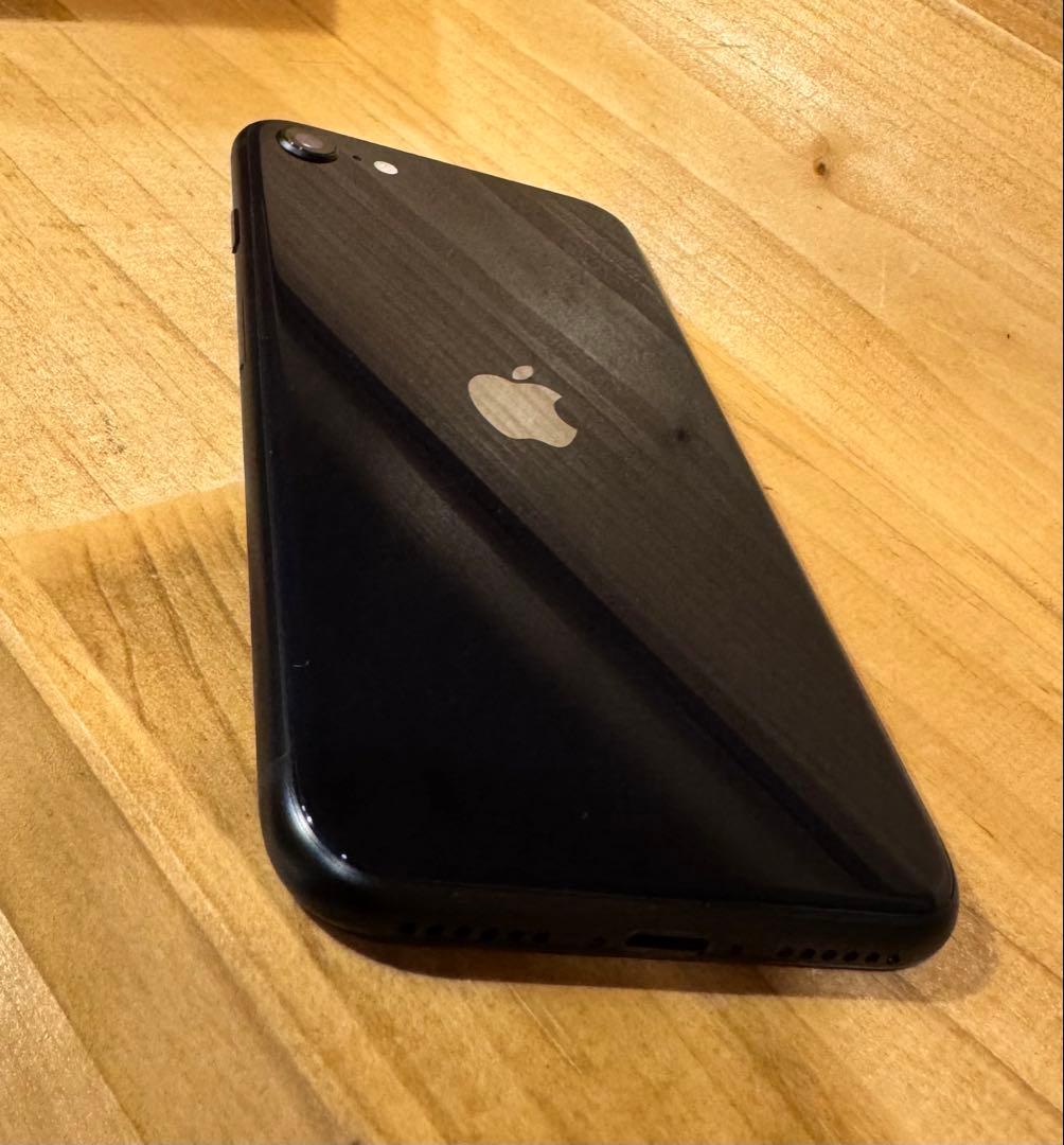 Apple iPhone se第3世代 64GB SIMフリー Apple iPhone SE (第3世代) 64GB SIMフリー [スターライト] 価格比較