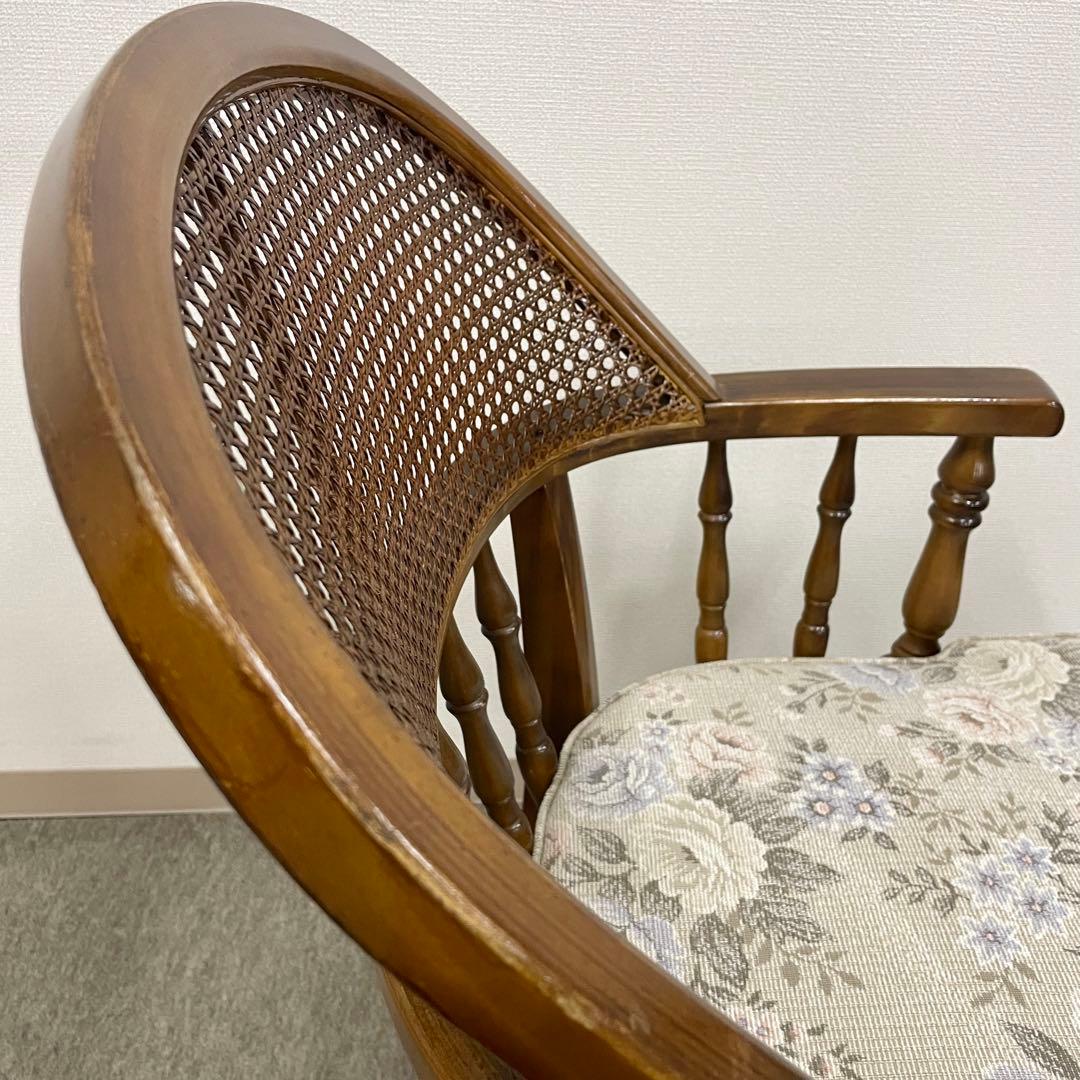 【カリモク】\"コロニアル\"CC3400 肘付食堂椅子 No.3