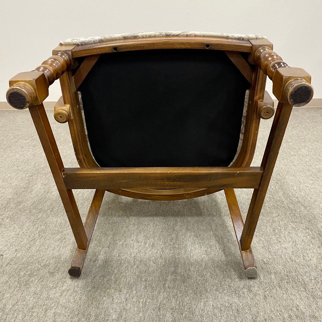 【カリモク】\"コロニアル\"CC3400 肘付食堂椅子 No.3