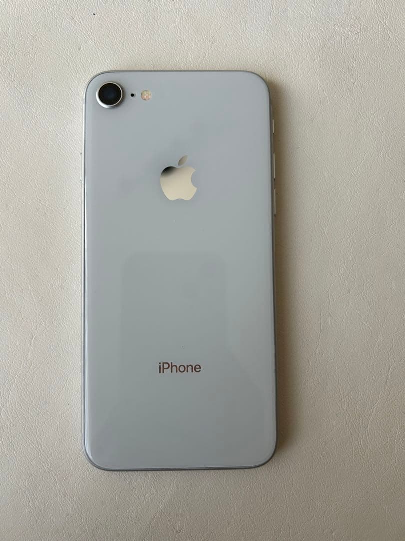iPhone 8 64G 美品