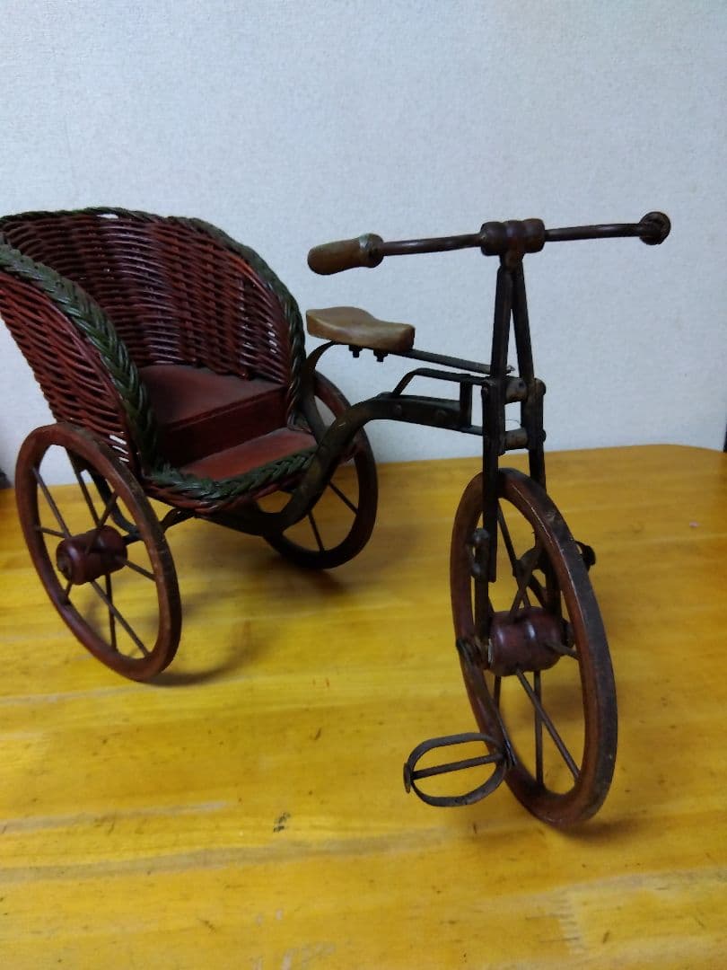 最 安値 でホビー・楽器・アート - アンティーク雑貨 三輪車 アイアン