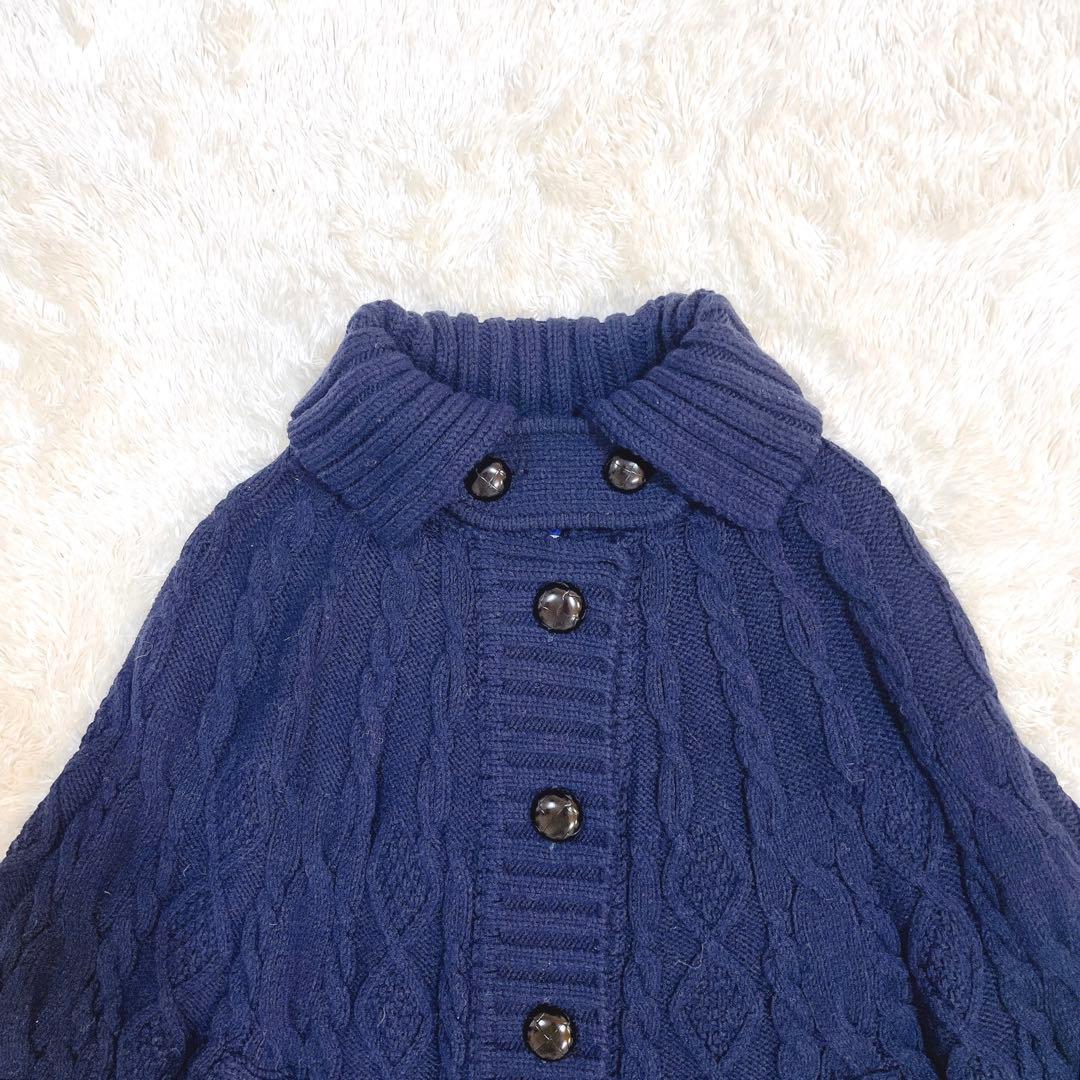 美品 バーバリーブルーレーベル ポンチョ ケーブルニット くるみボタン